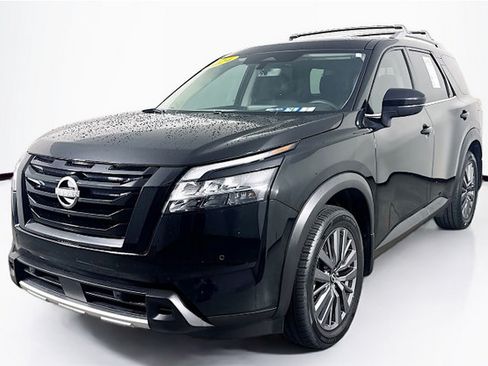 Certified 2024 Nissan Pathfinder SL w/ SL Premium Package FWD image 3