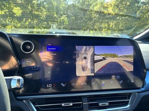 New 2026 Chevrolet Equinox EV LT image 20