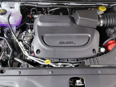 New 2026 Chrysler Pacifica Limited w/ S Appearance Package image 10