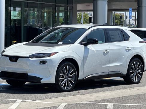 New 2026 Subaru Solterra AWD/4WD image 8