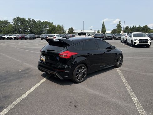 Used 2017 Ford Focus RS AWD/4WD image 5