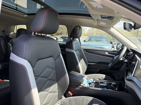 New 2026 Volkswagen Atlas Peak Edition AWD/4WD image 21