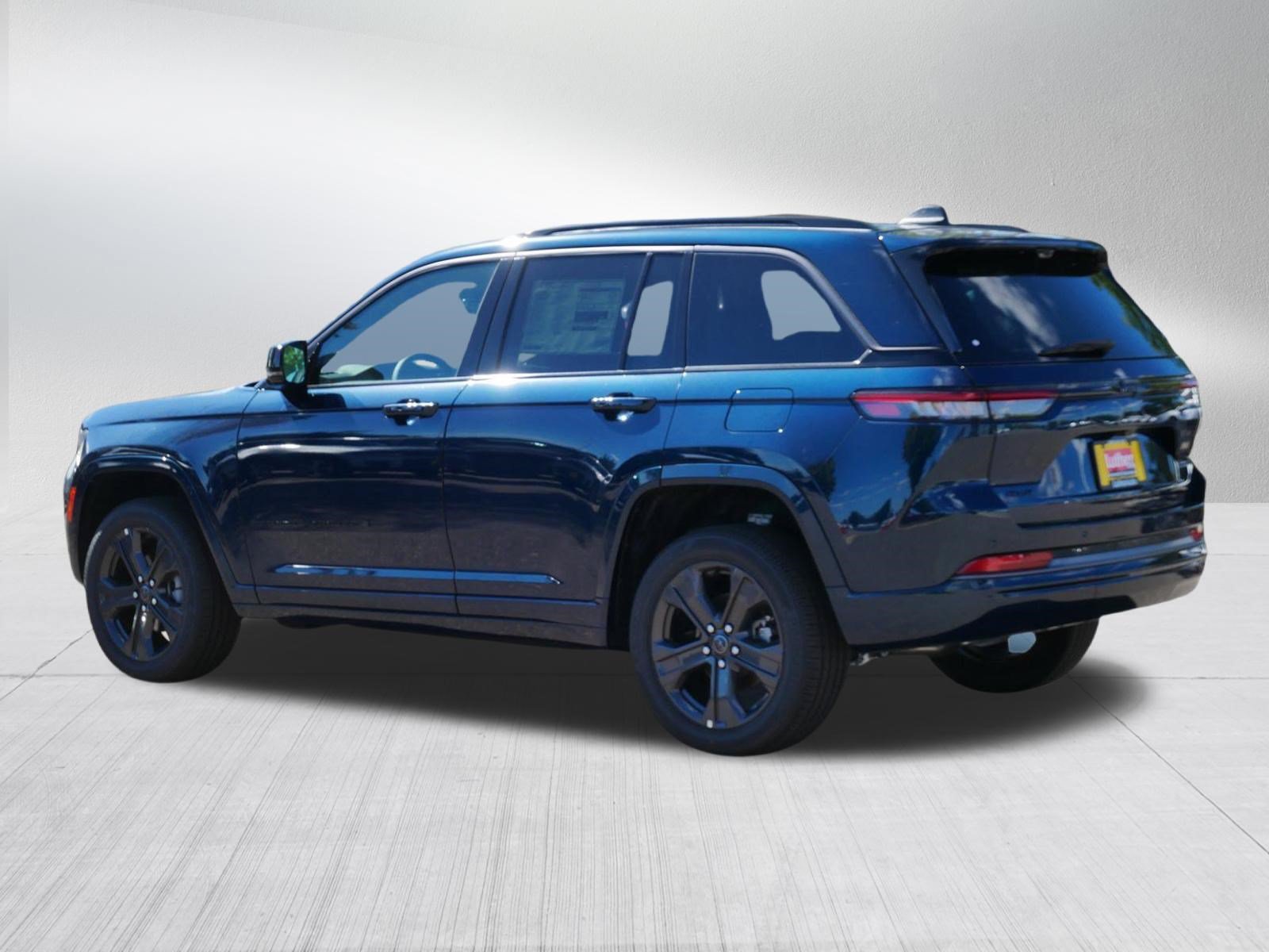 New 2027 Jeep Grand Cherokee Limited AWD/4WD image 5