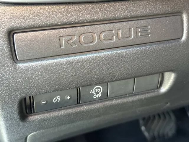Used 2024 Nissan Rogue S AWD/4WD image 29