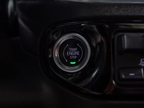 Used 2025 GMC Sierra 1500 SLT RWD image 24