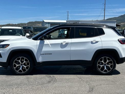 Used 2025 Jeep Compass Limited AWD/4WD image 7