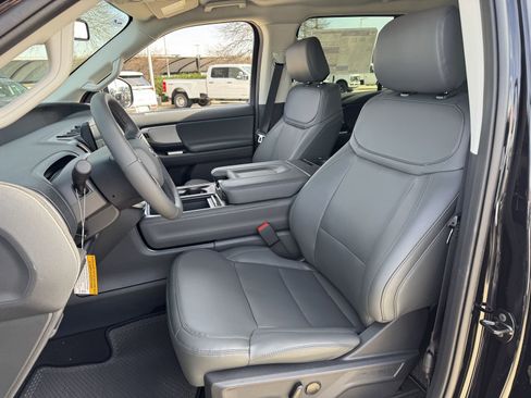 New 2026 Ford Expedition Active image 21