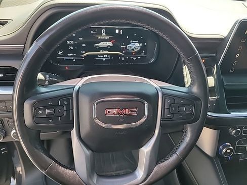 Used 2023 GMC Yukon XL SLT AWD/4WD image 7