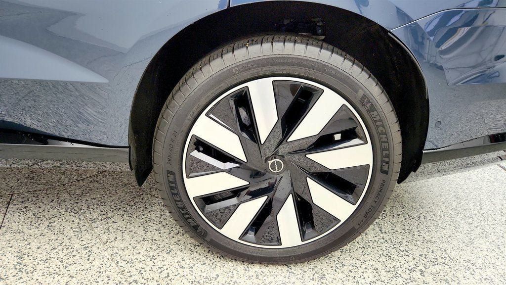 Used 2025 Volvo EX90 Ultra AWD/4WD image 9