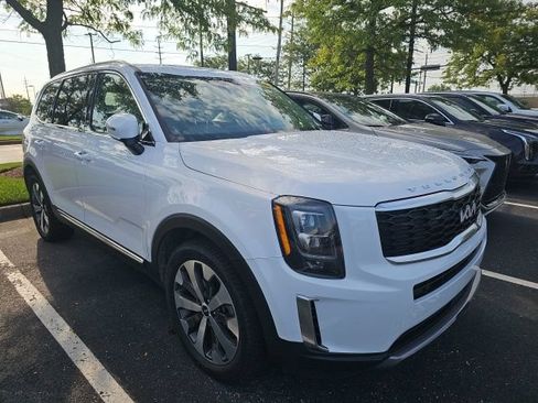 Used 2022 Kia Telluride EX w/ EX Premium Package AWD/4WD image 2
