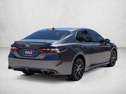 Used 2023 Toyota Camry SE FWD image 5