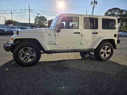 Used 2016 Jeep Wrangler Unlimited Sahara w/ Max Tow Package image 6