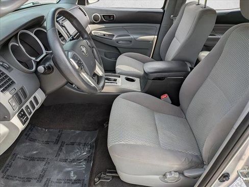 Used 2014 Toyota Tacoma PreRunner w/ SR5 Package RWD image 16