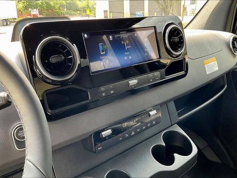 New 2025 Mercedes-Benz Sprinter 2500 image 6