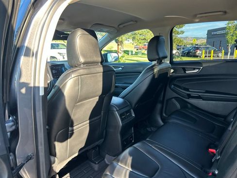 Used 2022 Ford Edge Titanium AWD/4WD image 18