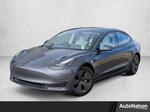 Used 2021 Tesla Model 3 Standard Range Plus image 1