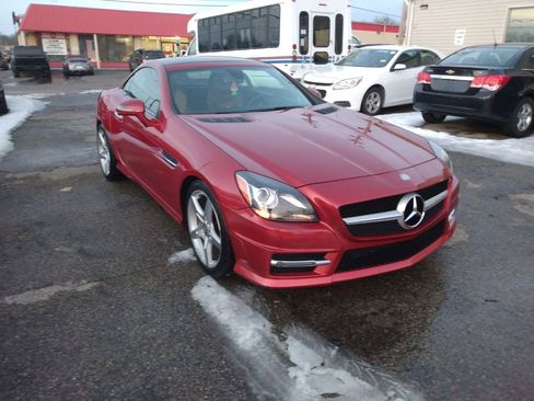Used 2016 Mercedes-Benz SLK 300 image 2