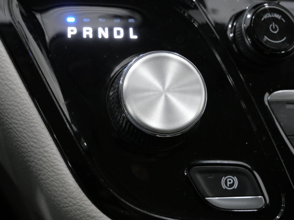 Used 2023 Chrysler Pacifica Touring-L FWD image 22