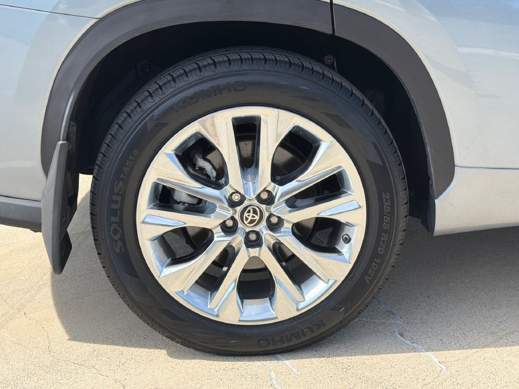 Used 2021 Toyota Highlander Limited AWD/4WD image 7