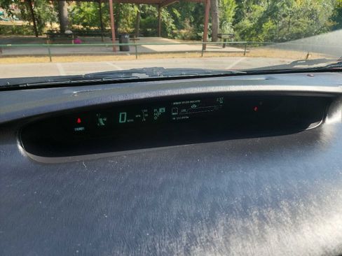 Used 2012 Toyota Prius Two FWD image 17