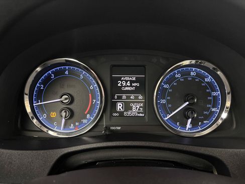 Used 2018 Toyota Corolla LE FWD image 2