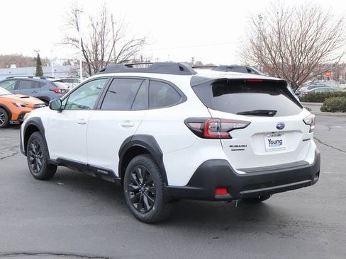 Used 2025 Subaru Outback Onyx Edition image 5