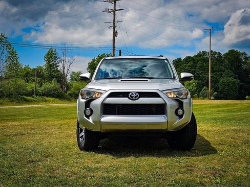 Used 2019 Toyota 4Runner TRD Off-Road Premium AWD/4WD image 8