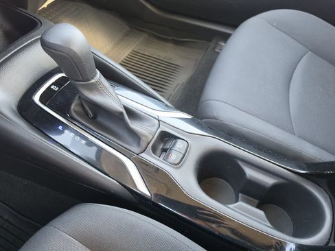 Used 2020 Toyota Corolla LE FWD image 24
