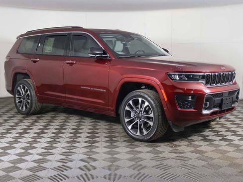 Used 2022 Jeep Grand Cherokee L Overland w/ Advanced Protech Group III image 2