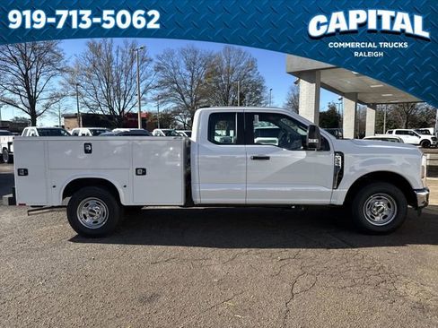 New 2026 Ford F250 XL w/ XL Chrome Package image 9