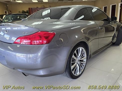 Used 2013 INFINITI G37 Convertible w/ Premium Pkg RWD image 4