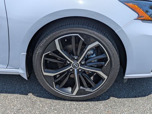 Certified 2025 Nissan Altima 2.5 SR FWD image 11