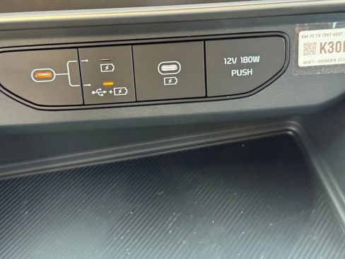 New 2026 Kia Carnival FWD image 25