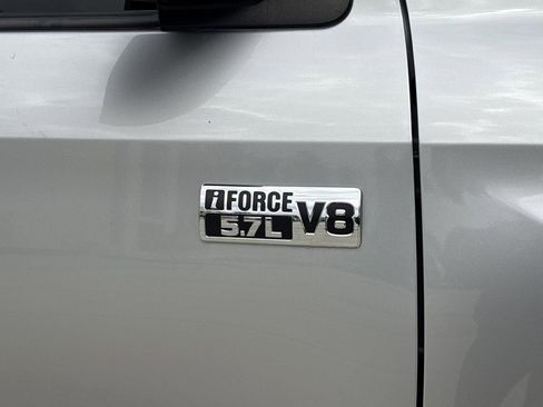 Used 2017 Toyota Tundra SR5 image 10