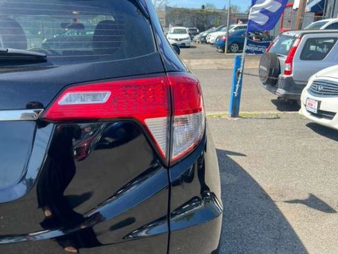Used 2021 Honda HR-V LX image 7