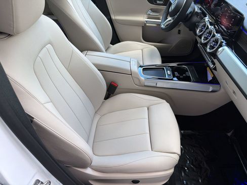 Used 2026 Mercedes-Benz GLB 250 image 30