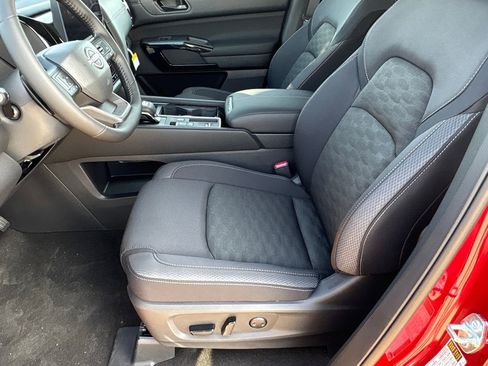 New 2026 Nissan Pathfinder SV image 16