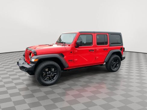 Used 2022 Jeep Wrangler Unlimited Sport AWD/4WD image 3