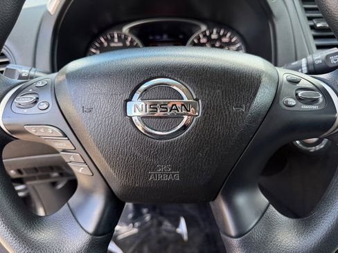 Used 2019 Nissan Pathfinder S AWD/4WD image 20
