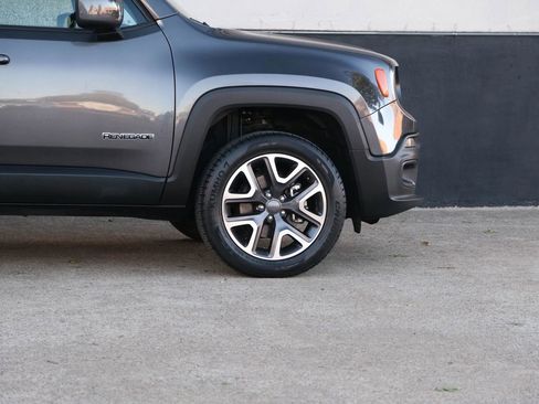 Used 2017 Jeep Renegade Latitude image 13