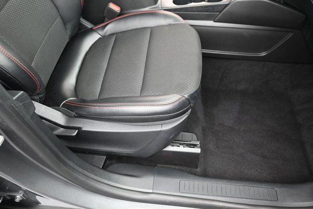 Used 2025 Ford Escape ST-Line FWD image 34