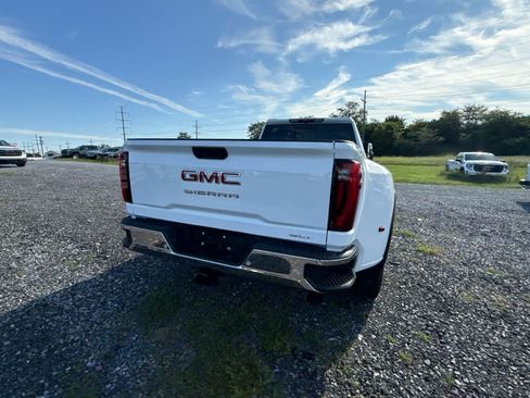 New 2026 GMC Sierra 3500 SLT w/ SLT Premium Package AWD/4WD image 15