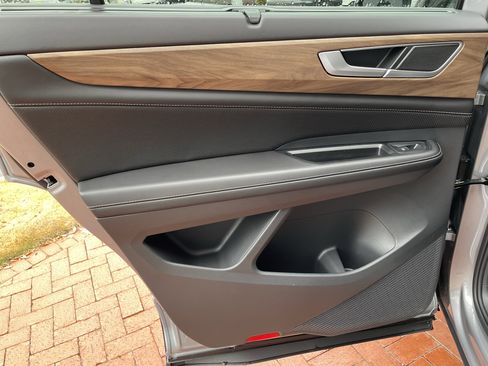 New 2026 Volkswagen Atlas SE image 11