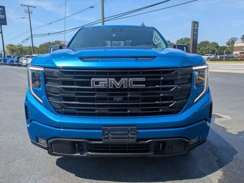 Used 2022 GMC Sierra 1500 Elevation w/ Elevation Premium Package AWD/4WD image 10