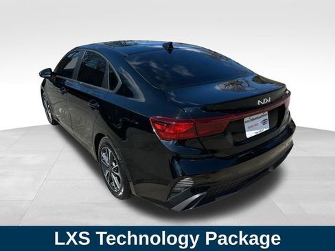 Used 2023 Kia Forte LXS w/ LXS Technology Package FWD image 3