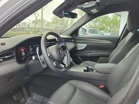 Used 2023 Maserati Grecale GT image 9