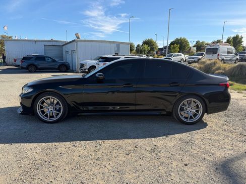 Used 2023 BMW M550i xDrive AWD/4WD image 2