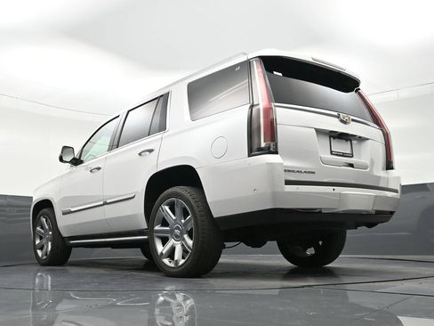 Used 2019 Cadillac Escalade Luxury image 25