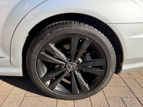 Used 2010 Mercedes-Benz S 550 image 17