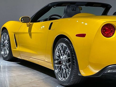 Used 2005 Chevrolet Corvette Convertible w/ Preferred Equipment Group RWD image 31